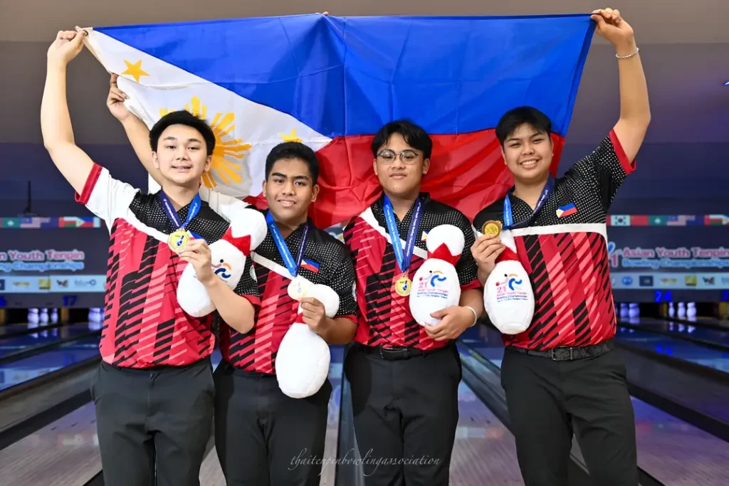 the philippine team at the asian youth championship. from l to r: marc dylan custodio, stephen luke diwa, art barrientos, zach sales ramin. photo from thailand bowling association.